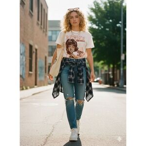 Aretha Franklin Shirt M Queen of Soul Graphic Tee Respect Vintage Aesthetic Band